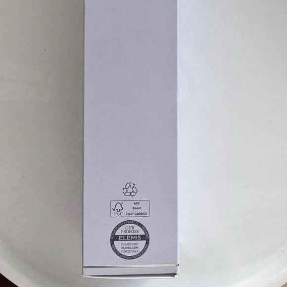 Elemis Clarifying Clay Wash 150mls - Picture 10 of 11